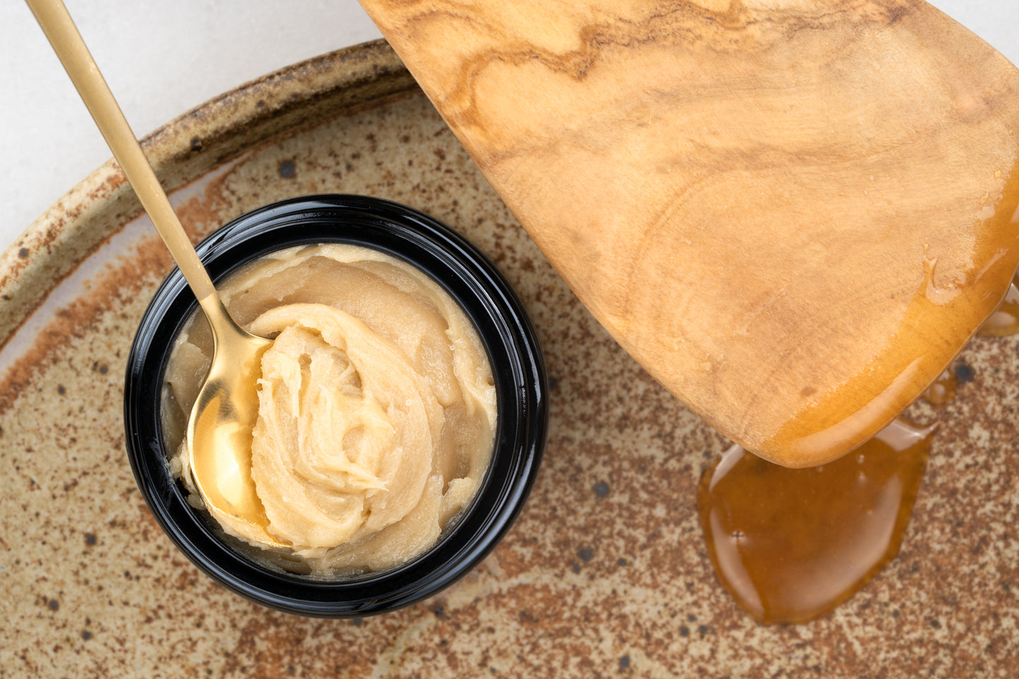 EarthTonics- Honey & Bamboo Facial Scrub