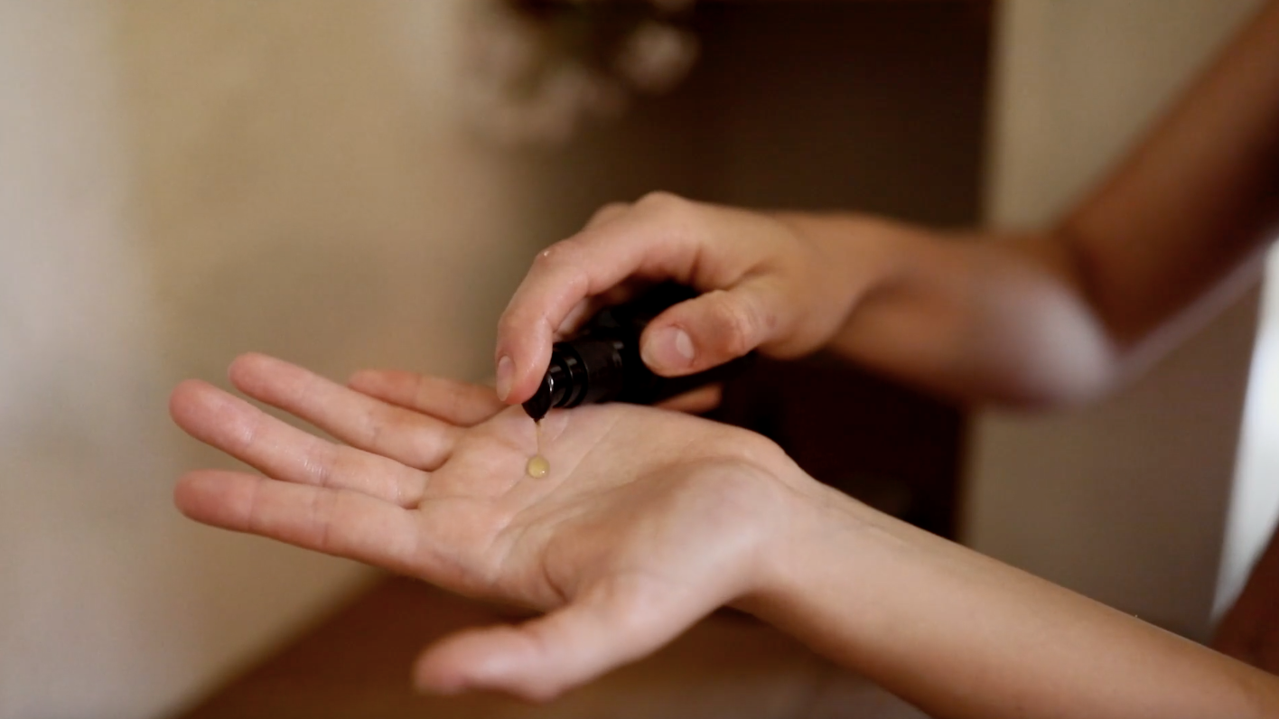 EarthTonics- Calm & Replenish Facial Oil