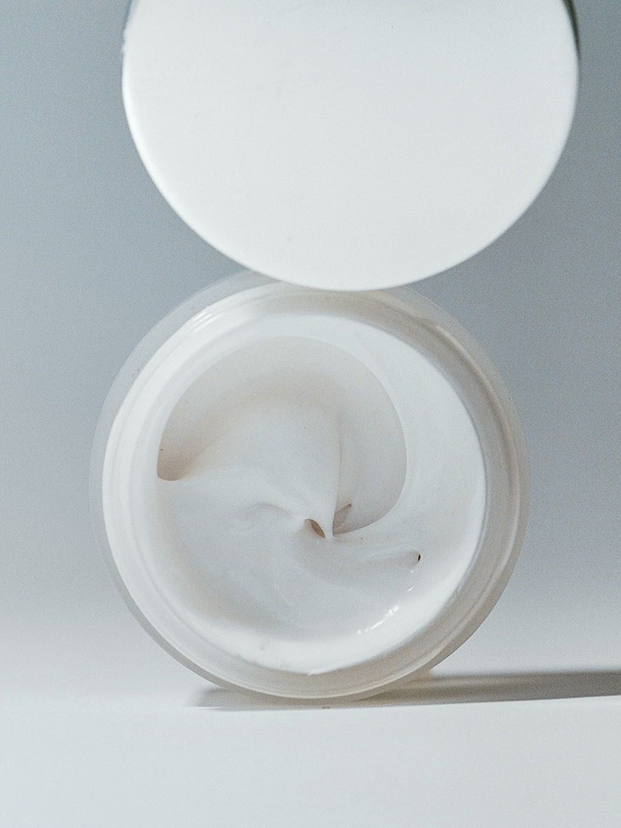 Essential Moisturizer Rejuvenating Tremella & Natural Vitamin C